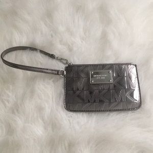 Michael Kors Metallic Small Wristlet - Nickle